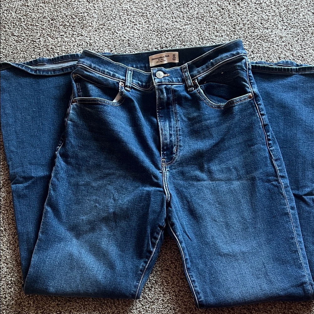 Abercrombie & Fitch Curve Love Flare Jeans - Blue